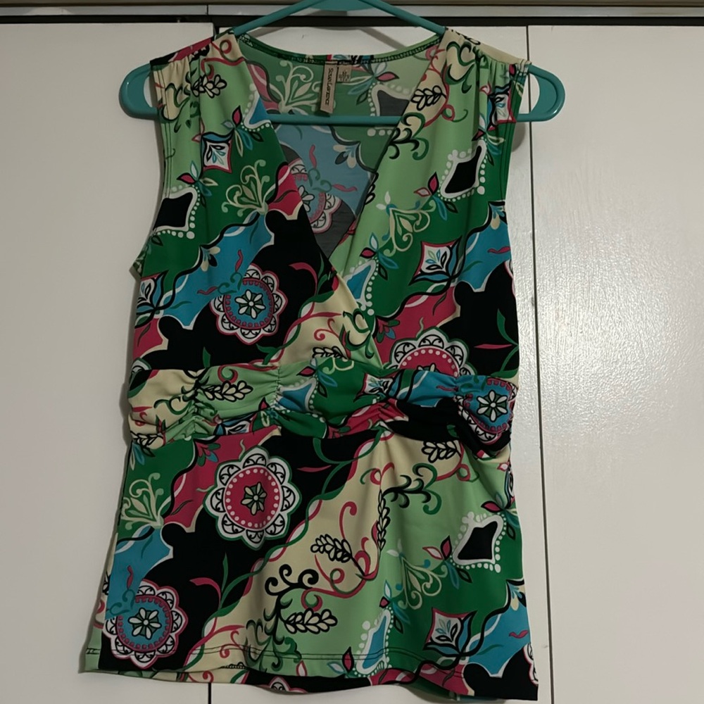 Cute sleeveless women’s top!